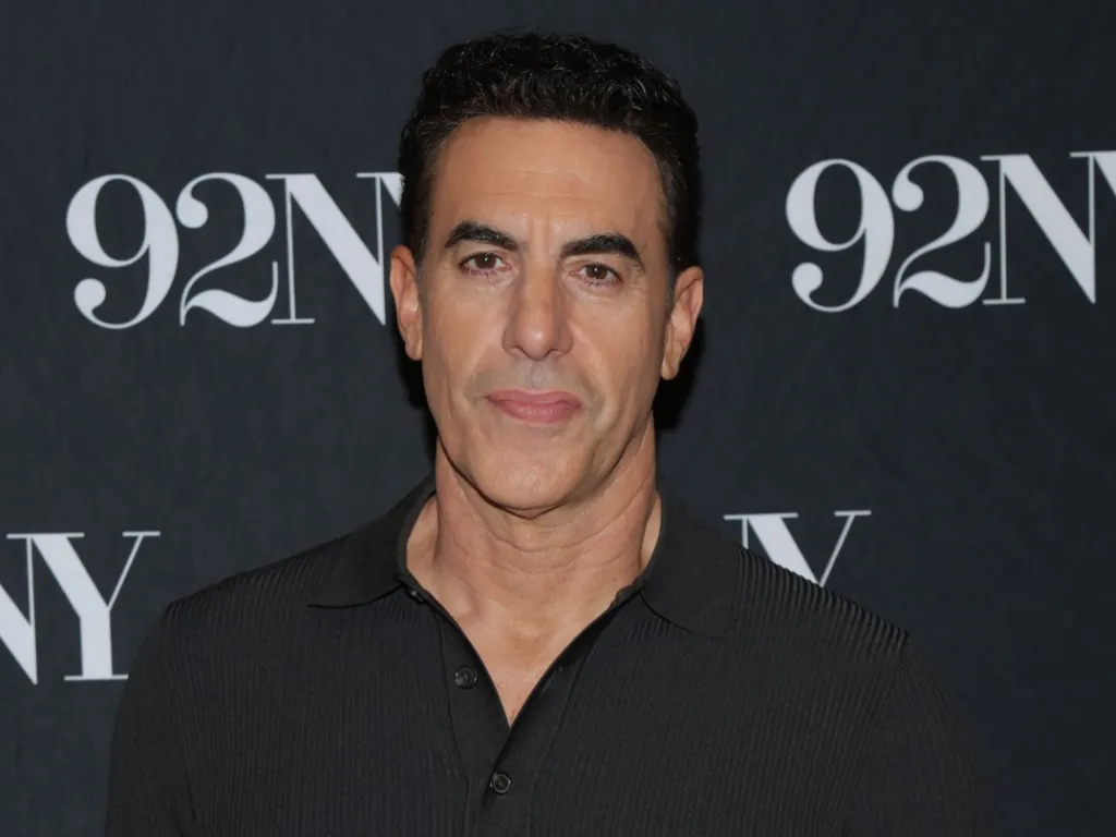 Imagem: Sacha Baron Cohen diz que a Marvel temeu que escalar um ator judeu como o diabo em 'Ironheart' seria antissemita