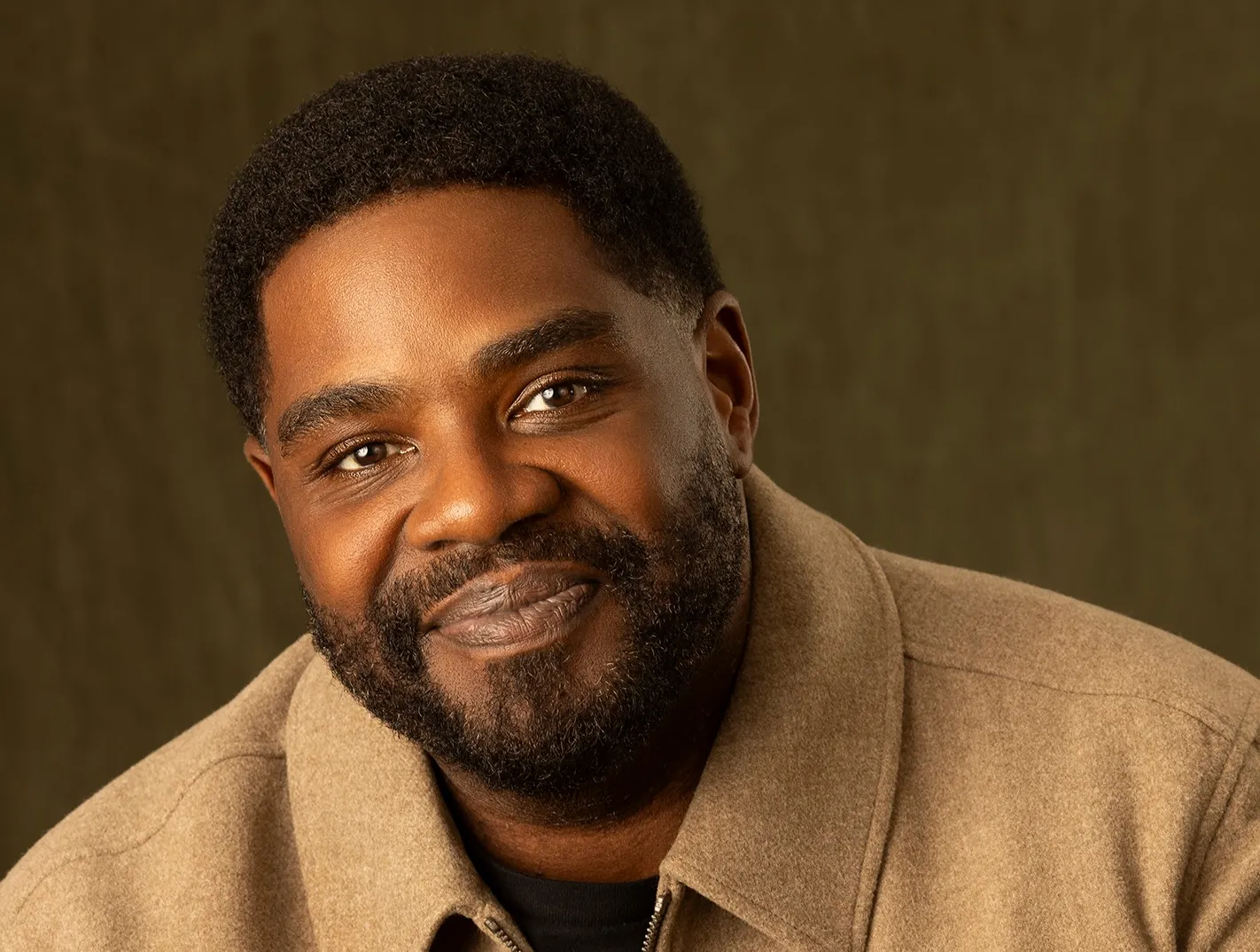 Imagem: Comediante Ron Funches Assina com a Artists First