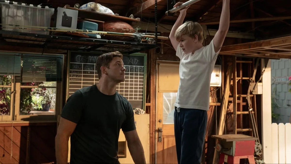 Imagem: Chris Pratt treina um pequeno Chris Pratt no trailer de Way Of The Warrior Kid