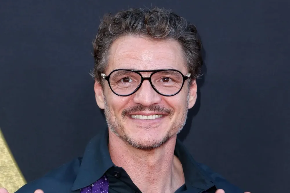 Imagem: Pedro Pascal fala sobre aprender violoncelo para 'Behemoth!', por que 'você tem que engolir sapos' para vencer em Hollywood e a fala de 'Vingadores: Doomsday' que seu personagem diz