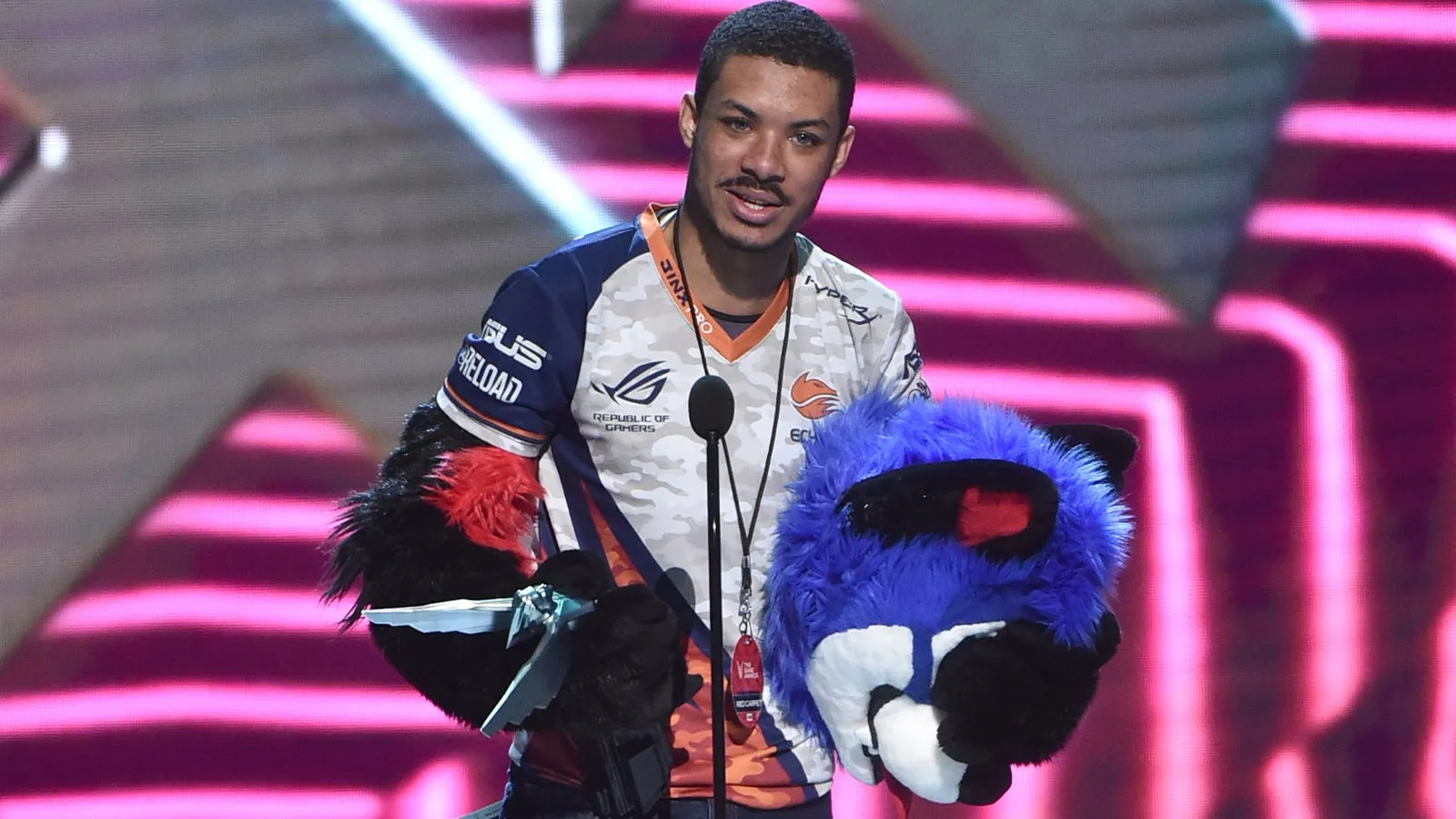 Imagem: SonicFox rescinde contrato com convenção de games após evento usar sua imagem em cartaz gerado por IA