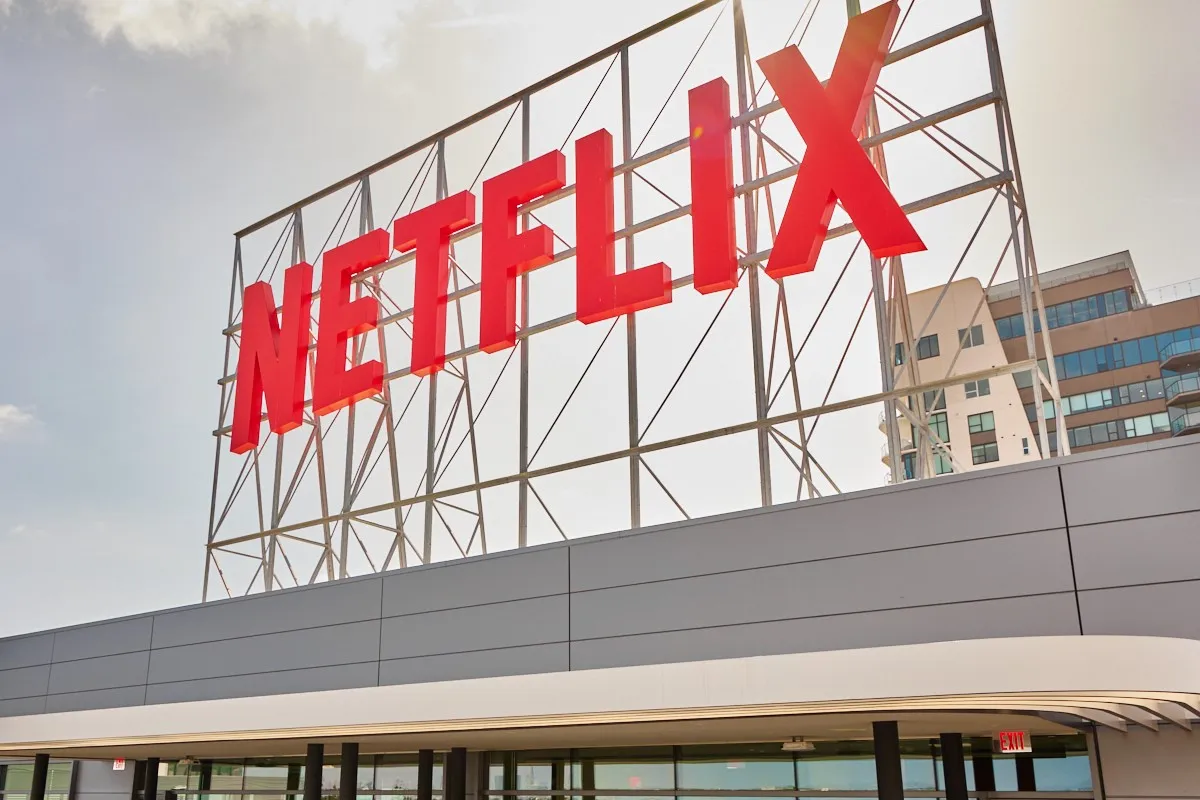 Imagem: Ações da Netflix despencam para mínima de dois anos. O que será preciso para retomar o crescimento da receita?