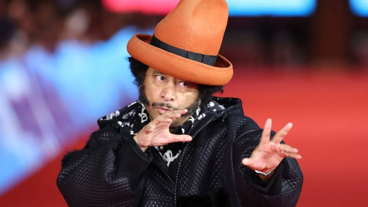 Imagem: "Nosso poder está no local de trabalho": Em meio às eleições 2026 e ao debate da escala 6x1, Boots Riley mostra como I Love Boosters aborda a luta de classes
