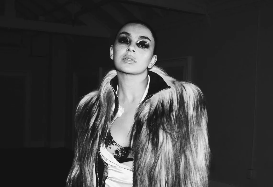 Imagem: Charli xcx cancela show ‘Music, Fashion, Film’ no Arizona por motivo de doença: ‘Partir meu coração não poder estar com vocês’