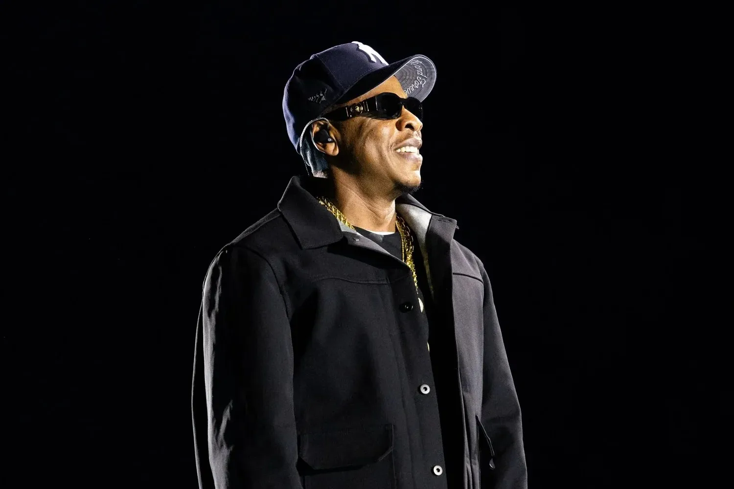 Imagem: Jay-Z chama Blue Ivy Carter, DJ Khaled e John Legend durante a primeira de duas noites no SoFi Stadium, em Los Angeles