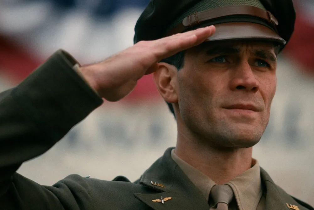 Imagem: KJ Apa sobre se tornar Jimmy Stewart, especulação de que ele é o cantor Mr. Fantasy e sua franqueza sobre vícios e recuperação: ‘Isso é uma grande parte de quem eu sou’