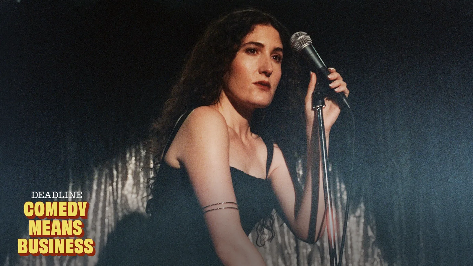 Imagem: Kate Berlant traz risadas para um momento “estranho e precário” – Podcast Comedy Means Business