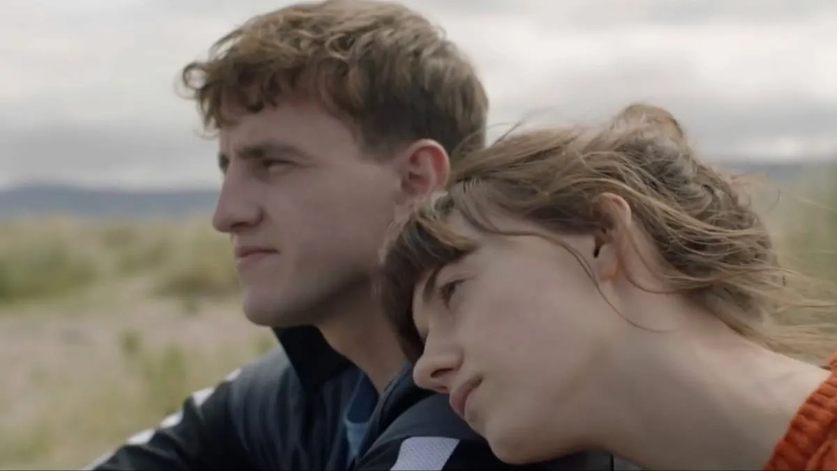 Imagem: Atores de Normal People, Daisy Edgar-Jones e Paul Mescal apoiam a autora Sally Rooney em banimento de livro no Reino Unido