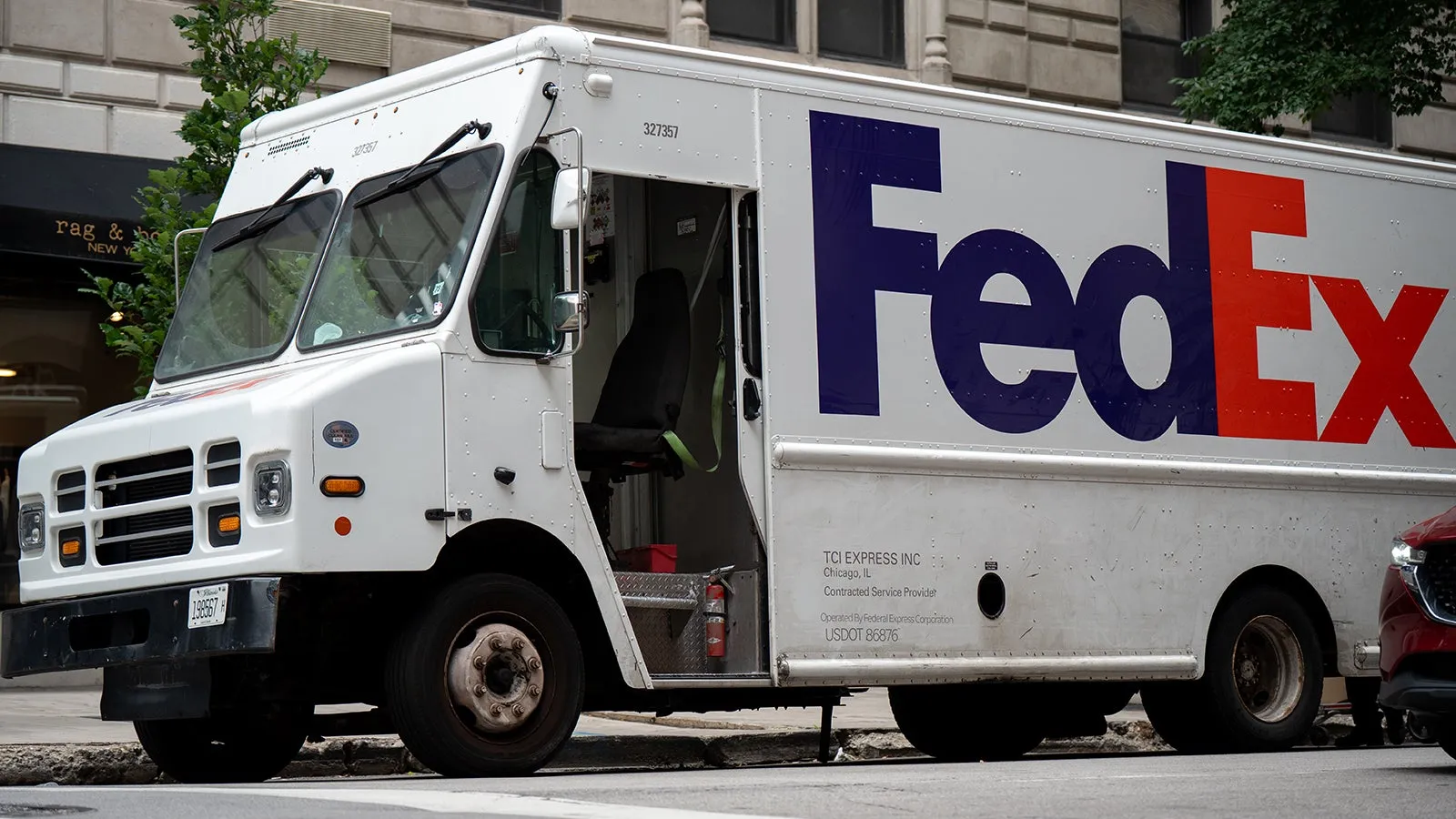 Imagem: PSA se pronuncia após roubo de cartas colecionáveis graduadas avaliadas em mais de US$ 100 mil de caminhão da FedEx