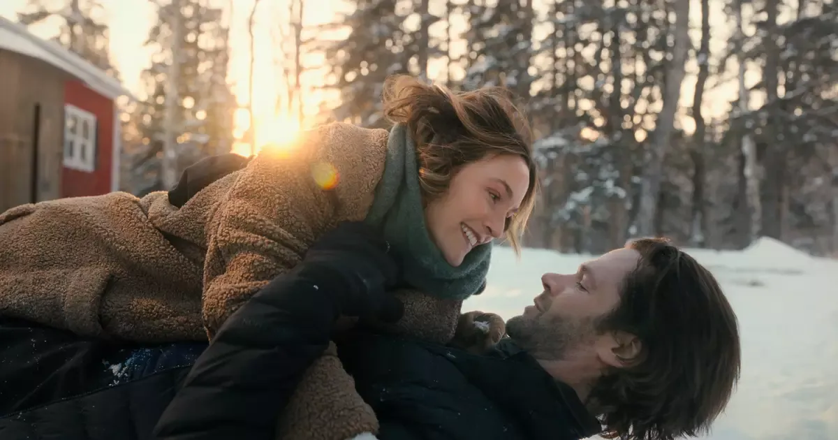 Image: Hot Frosty | Netflix Christmas Movie with Leighton Meester and Jared Padalecki Gets Trailer