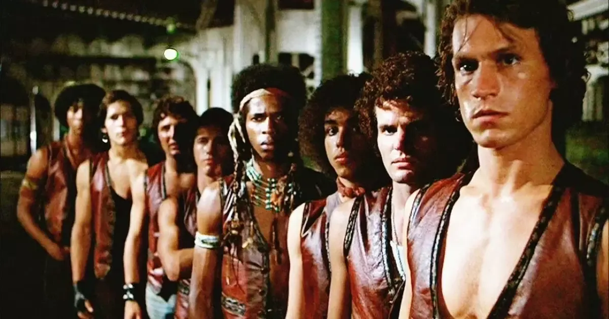 Imagem: Warriors | Adaptação de Lin-Manuel Miranda para clássico cult ganha teaser e elenco com estrela de Lanternas, confira