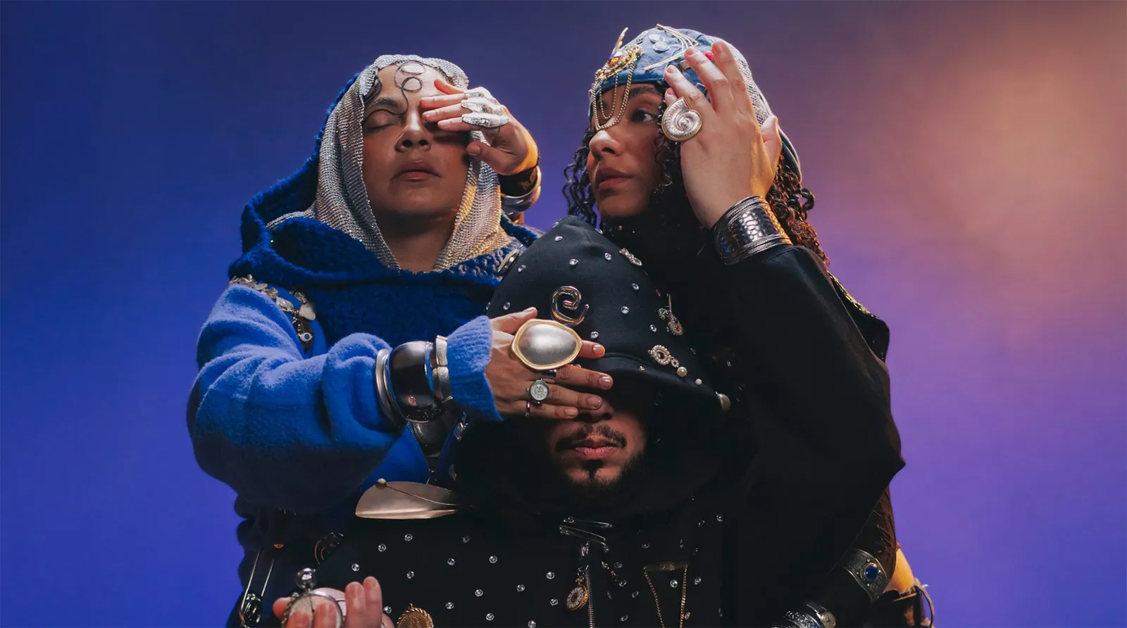 Imagem: Tuyo revisa uma década no álbum 'Dez vidas' entre regravações, uma música inédita e feats com Cupertino e Jota.Pê