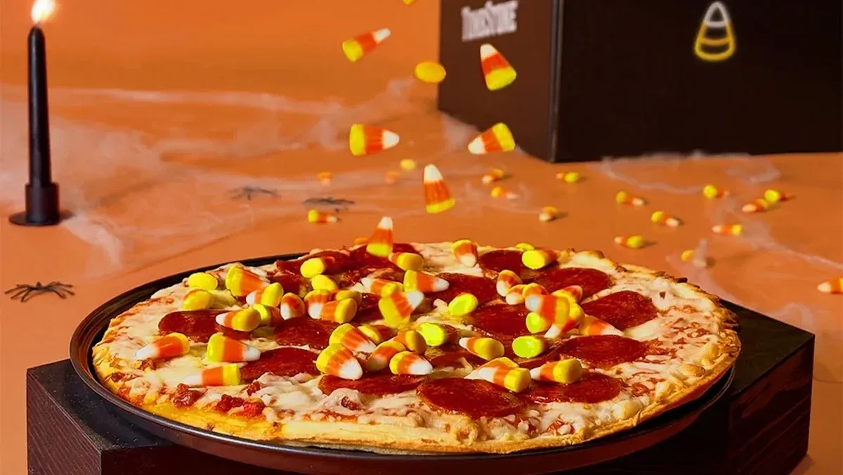 Imagem: TOMBSTONE Prepara Pizzas de Candy Corn para o Halloween