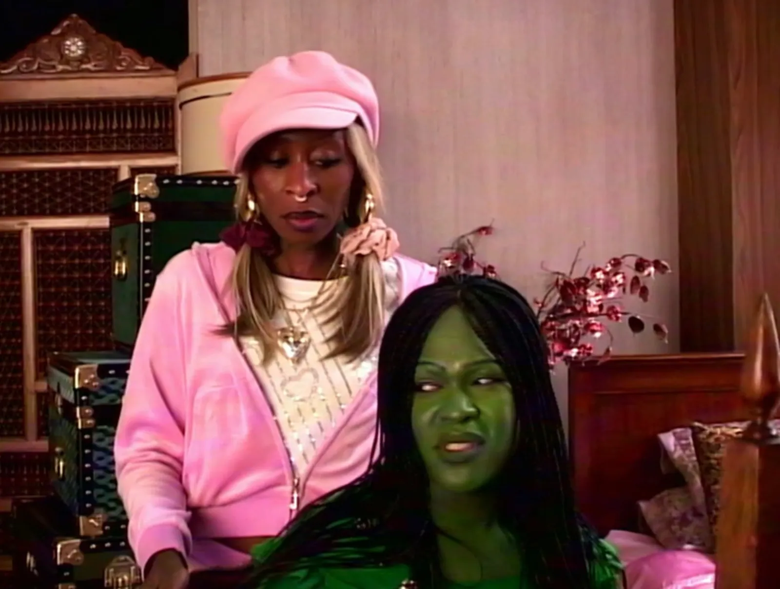Imagem: Cynthia Erivo Interpreta Glinda em Esquete “Nigerian Wicked” no ‘SNL U.K.’: ‘Ela Quer um BBL Que Desafia a Gravidade’